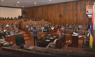 Salaires et pension : certaines voix réclament de mettre fin aux largesses des élus