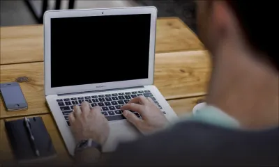 Achat de pièces de voiture sur Facebook : un automobiliste se fait escroquer par un pseudo vendeur