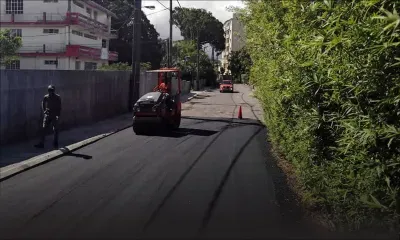 Rue St-Clément, Curepipe : l’asphaltage de la route et la construction de drains complétés