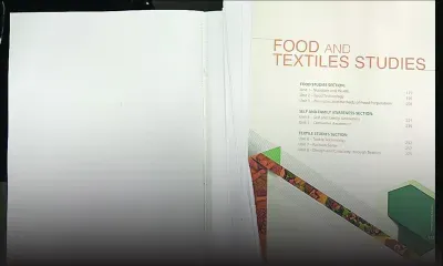 Manuels gratuits : des livres en mauvais état distribués