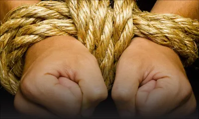 Trois malfrats attaquent un Sud-Africain et lui volent Rs 600 000