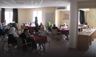 Votre argent - Vivre dans une maison de retraite : combien ça coûte ?