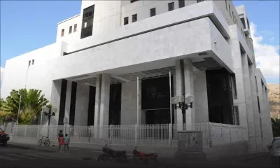 Cour intermédiaire : six mois de prison avec sursis pour recel de devises