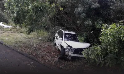 Réduit : un automobiliste coincé dans sa voiture 