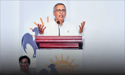 Xavier-Luc Duval à Belle-Rose : «Bizin led ek anketer etranze pou donn kou de min ou kou de pie l’Adsu»