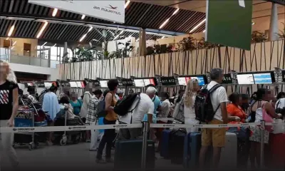 À l’aéroport : un manque d’officiers de l’Immigration décrié