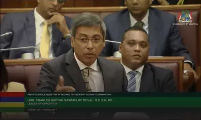 Parlement : les députés se lancent des piques autour de la loi anti-transfuges