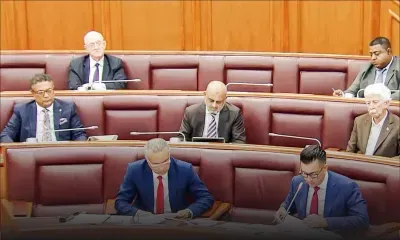 Parlement - Sitting arrangement : la polémique enfle