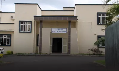 À l’aéroport: des employés de l’AMB coffrés pour vol