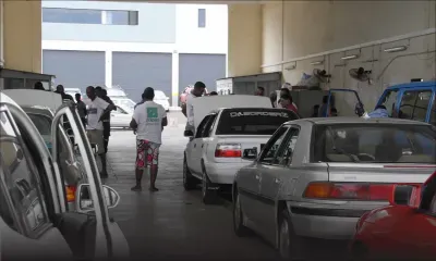 Centre de fitness : des explications verbales pour aider les personnes analphabètes 