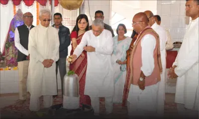 Ganga Talao : le PM assiste à une prière