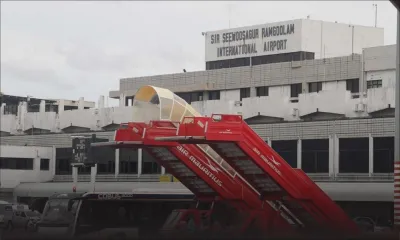 Un ancien directeur de banque réclame des dommages après son arrestation 