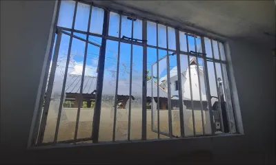 Des pierres lancées sur une maison : nuit de terreur pour une famille de Grand-Gaube