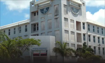 Vol en pleine rue: une femme agressée à coups de machette