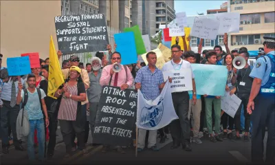 À trois jours des examens du SC et du HSC  : Est-ce le moment pour des revendications ?