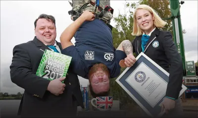 Il saute de 73 mètres pour tremper son biscuit dans du thé