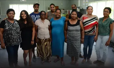 Doigts de fée et contes de Noël : dans les coulisses d’un atelier de décoration