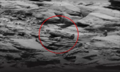 Un sarcophage égyptien sur Mars ?