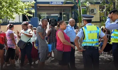 L’après inondation : la ruée des sinistrés vers les postes de police