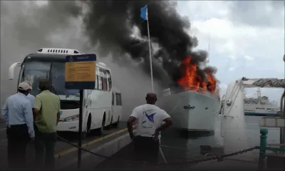Au Caudan : un homme pris au piège dans le bateau en flammes