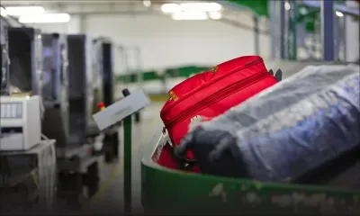 À l’aéroport SSR : elle allègue que des objets ont disparu de ses bagages