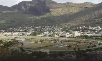 À Port-Louis : parking payant pour 1 000 véhicules au Champ-de-Mars