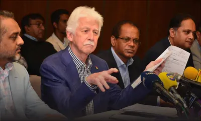 Paul Bérenger : «Aadil Ameer Meea n’a pas rencontré Pravind Jugnauth ni dans le couloir ni dans la cuisine et encore moins dans les toilettes»