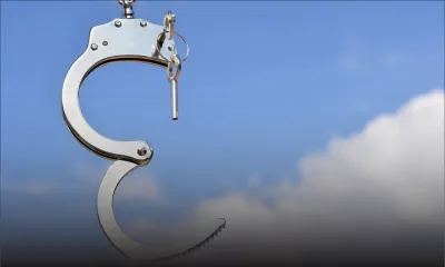 Tentative d’évasion : il brise une paire de menottes aux poignets