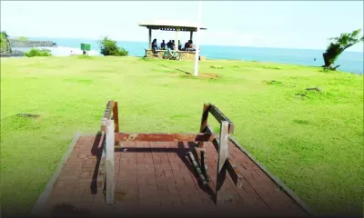 Les kiosques de Gris-Gris demandent réparation