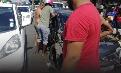 Petite-Rivière : une voiture percute deux véhicules, le conducteur prend la fuite