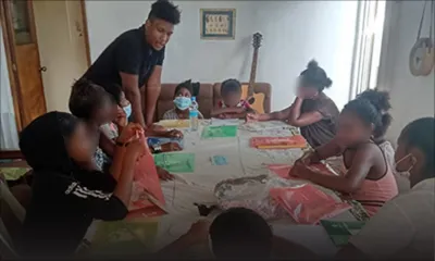 Cédric, universitaire et prof bénévole : enseigner aux démunis