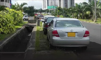 Le trottoir n’appartient plus aux piétons à Ébène