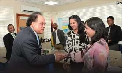 Le ministre Sukon veut attirer davantage d’étudiants étrangers