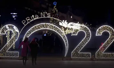 Le monde se prépare à fêter la nouvelle année sous un nuage de Covid