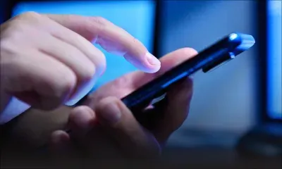 Escroquerie électronique : un homme piégé par un faux message