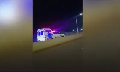 Rallye illégal à Jinfei : un fourgon de police vandalisé, deux policiers blessés