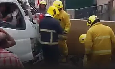 Sortie de route à New Grove : coincé dans un camion, un sexagénaire perd son pied