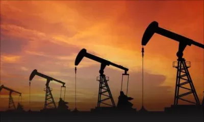 Frappes en Iran: le pétrole flambe et dépasse brièvement 80 dollars le baril