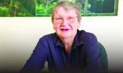 Dr Carl Jones élevé au rang de Grand Officer (GOSK)