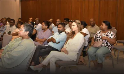 Comité central du 18 mars - Tensions en coulisses à Ébène