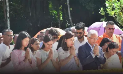 [En images] Cérémonie de dépôt de gerbes au Samadhi de SAJ