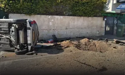 Un projectile à sous-munitions iranien présumé cause des dégâts à Rishon Lezion en Israël