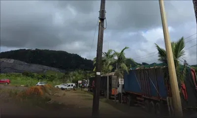 Blocage au Mare-Chicose : des négociations en cours entre Sotravic/Strata et les camionneurs