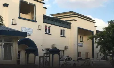 Drame à Allée-Brillant après l’intrusion d’un homme dans une cour : un jeune de 18 ans provisoirement inculpé de meurtre