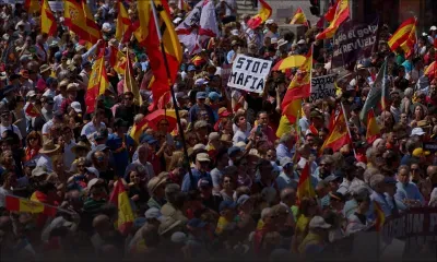 Des dizaines de milliers de manifestants à Madrid exigent le départ du Premier ministre
