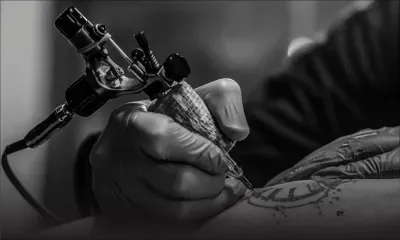Dans un shelter du Nord : 7 mineurs tatoués avec la même aiguille, une enquête ouverte 