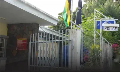 Dispute autour d’un téléphone portable : une adolescente de 13 ans agresse sa mère et sa sœur