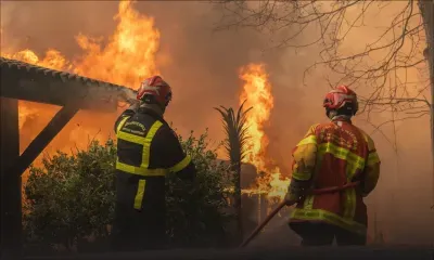 Plus de 300 000 personnes fuient les incendies de forêt en France et en Espagne