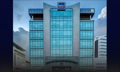 MauBank met en service une ombrière photovoltaïque à son siège social