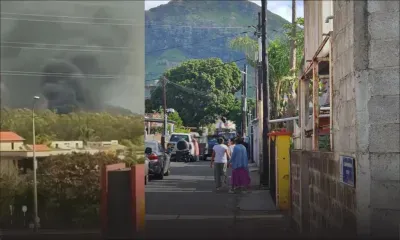 Une maison ravagée par les flammes à Rose-Hill